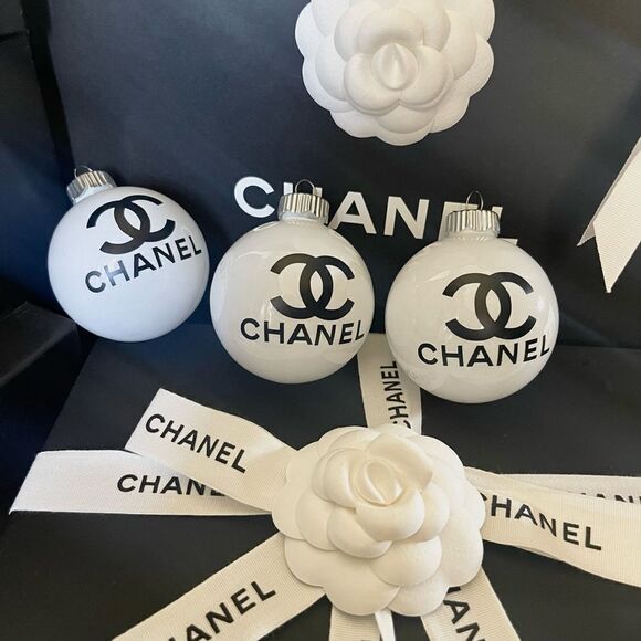 CHANEL Christmas Ornaments - Picture 3 of 6